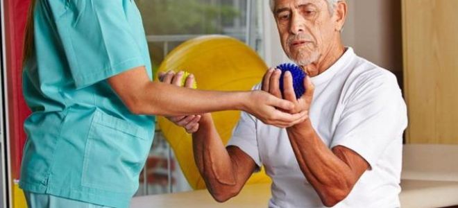 Способы удаления гигромы и их эффективность: обзор популярных методик и их отличия, техника проведения операций, возможные осложнения и стоимость процедур