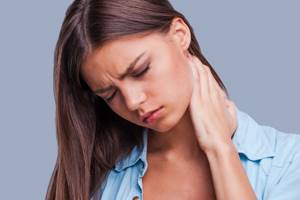 Как болит голова при шейном остеохондрозе: типы боли при заболевании, причины ее появления и отличие от мигрени, методы лечения и профилактики