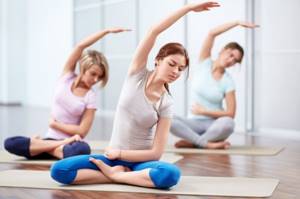 Йога для шеи при остеохондрозе: эффективный и не опасный комплекс асан, польза и показания для выполнения упражнений, питание и рекомендации экспертов