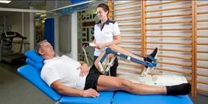 ЛФК после эндопротезирования тазобедренного сустава: польза гимнастики, комплекс реабилитационных упражнений по периодам и правила их выполнения, рекомендации врачей
