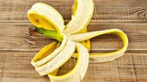 Банановая кожура от синяков: полезные свойства, способы и инструкция по применению от гематом, действенные рецепты народной медицины