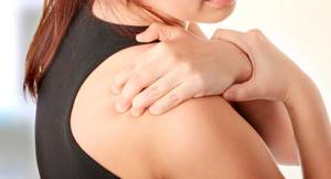 Почему ночью болит плечо: разновидности и причины болевых ощущений, диагностические мероприятия и сопутствующие симптомы, лечение препаратами и народными средствами