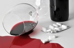 Влияние алкоголя на остеохондроз позвоночника: польза и вред этанола при заболевании, совместимость болезни с крепкими напитками, плюсы и минусы умеренного потребления