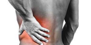 Болит левый бок со спины: признаки и симптомы патологии, способы терапии, методы профилактики и особенности диагностики, возможные заболевания