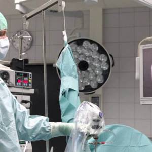 Артроскопия плечевого сустава: показания к операции и ее преимущества, подготовительные процедуры и техника проведения, противопоказания и возможные осложнения, цена и отзывы