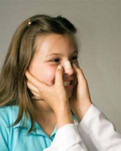 Перелом носа у ребенка: классификация и причины повреждения, первичные и вторичные признаки травмы, оказание первой помощи и методы лечения, возможные осложнения