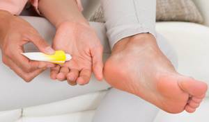Болят ступни ног: возможные заболевания и методы диагностики болезни, способы избавления от боли и терапевтические мероприятия, профилактика и осложнения