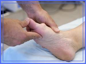 К какому врачу обратиться с косточкой на большом пальце ноги: проявление заболевания и риски осложнений, способы диагностики и лечения оперативным, медикаментозным и физиотерапевтическим методом
