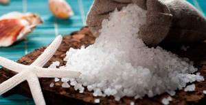 Лечение суставов солью: лечебные свойства и противопоказания, народные рецепты и правила применения, как приготовить растирку и раствор