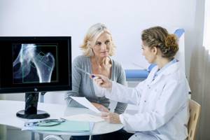 Лечение остеопороза у пожилых женщин: причины и симптомы патологии, диагностика, прием медикаментов для восстановления, диета и физические упражнения в целях профилактики