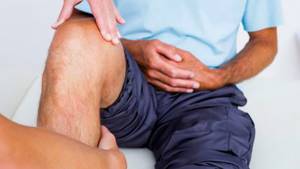 Синдром медиопателлярной складки коленного сустава: причины развития патологии, клинические симптомы и диагностика, лечение препаратами и показания к операции, риск рецидива