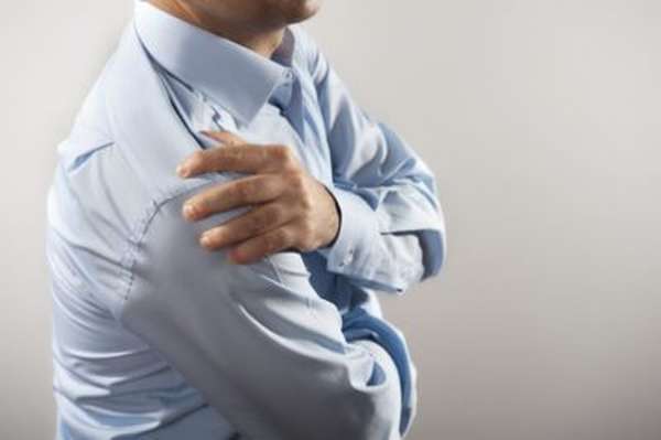 Воспаление связок плечевого сустава: причины патологии, клинические симпотомы при различных заболеваниях, современные и народные методы лечения, меры профилактики