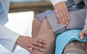Скованность суставов: что это такое, симптомы, причины и методы лечения народными и медицинскими средствами