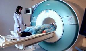 Что лучше МРТ или КТ позвоночника: подготовка к процедуре, в чем разница, когда назначается, преимущества и особенности