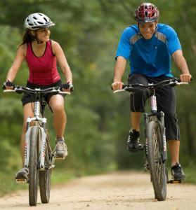 Велосипед при межпозвоночной грыже: польза спорта при заболевании, возможные негативные последствия, показания и противопоказания к катанию, чем можно заменить