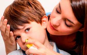 Чем промывать нос при насморке: зачем это нужно делать, чем лучше, как правильно проводить процедуру взрослому и ребенку, растворы для беременных