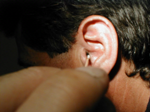 Боль в ушах: причины болевых ощущений, лечение и профилактика