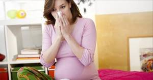 Насморк при беременности 1 триместре: как лечить беременным каплями и спреями во время, лечение соплей средствами на первом