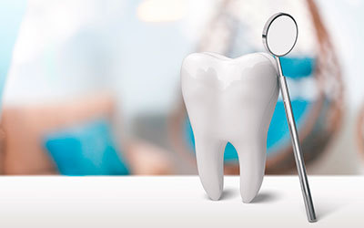 Можно ли во время месячных лечить зубы: ставить пломбу, удалять зуб